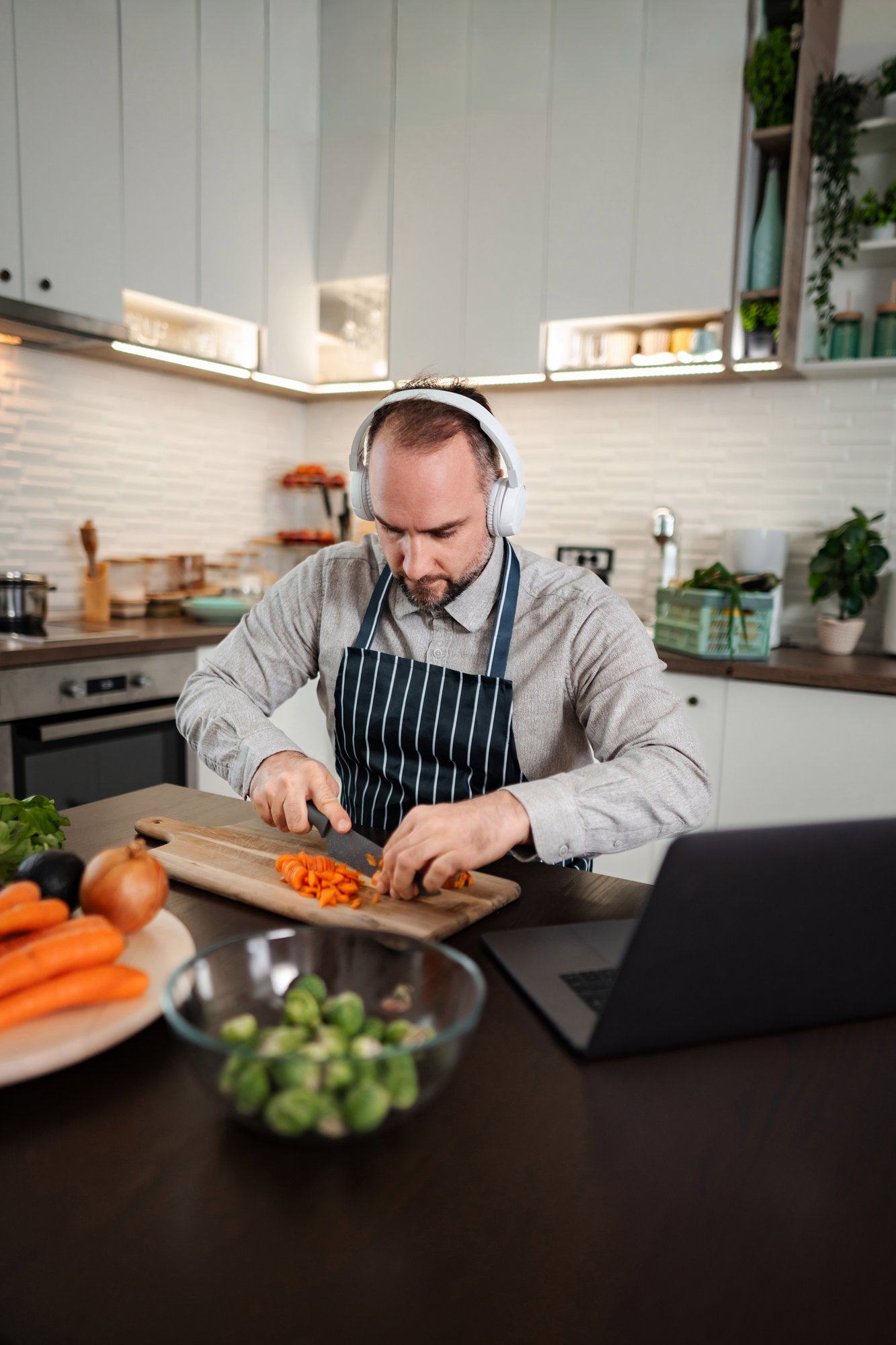 Student and chef during an online one-on-one cooking session